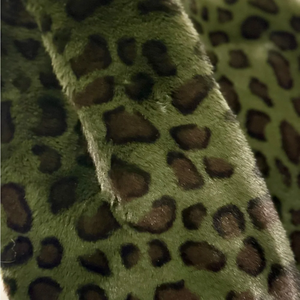 Echo Green Faux Fur Leopard Print Scarf - Picture 3 of 6